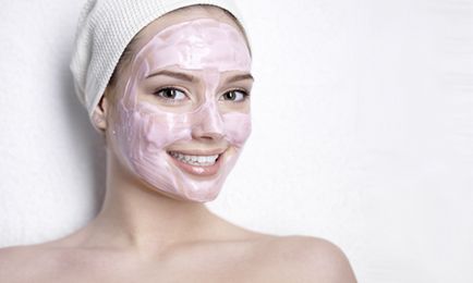 masca facială răcoritor la domiciliu pentru toate tipurile de piele (video)