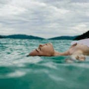 Înota într-un vis, cartea de vis să înoate, ceea ce un vis să înoate