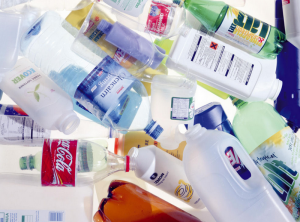 Topirea plastic la domiciliu, reciclarea deșeurilor și producerea de material plastic