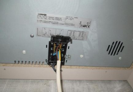 Conectarea plitei la inducție electrică suprafață de conectare pentru mufa