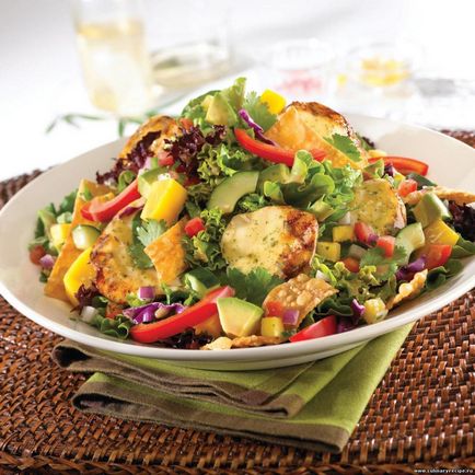 Salata cu pui și legume rețete