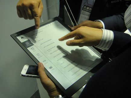 Sony a arătat cum să folosească un sistem flexibil de e-notebook-uri - high-tech și avansate