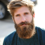 barba Tunsoare - cum să dea formă la dreapta