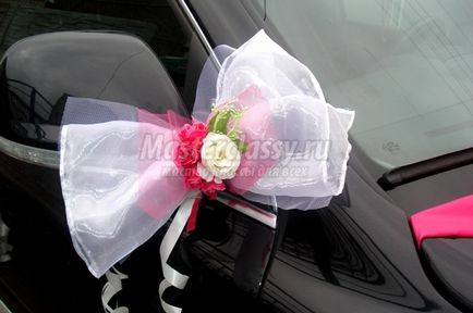 Decoratiuni pentru masini de nunta cu mâinile lor