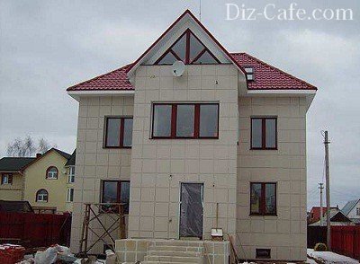 Tipuri de materiale pentru finisaje fațada unei case private decât decora fațada