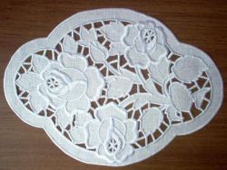 Broderie - cutwork