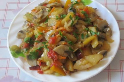 Friptura cu ciuperci, cartofi și rețete de carne în ghivece, o tigaie și multivarka