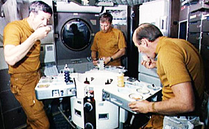 Cum să mănânce astronauții în spațiu