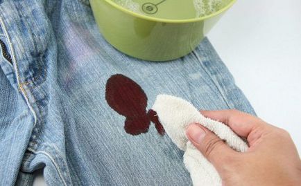 Cum să se spele blugi cu sânge