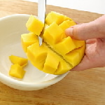 Cum se curata si se taie mango