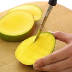 Cum se curata si se taie mango