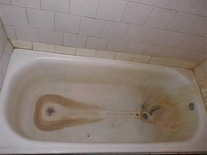 Cum să se spele o baie de placa si îngălbenire la domiciliu instrumente și metode utile eficiente