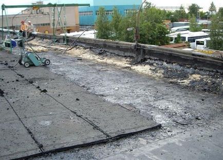 Reparare generală de acoperișul unui bloc de apartamente, care curge pe acoperiș - ce să facă, fotografii detaliate și