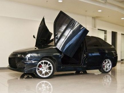 usi Lambo cu mâinile lor (mâini) usi Lambo cu mâinile lor