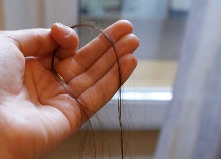 Urca păr - ce să facă și cum să fie tratate la domiciliu, cu ajutorul unor măști și masaje