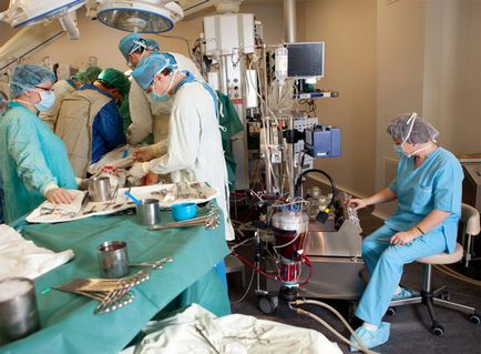 Operația de înlocuire a valvei în inima modul în care, indicații, complicații (bypass cardiopulmonar) Operația de înlocuire a valvei în centrul a modului în care, indicații, complicații