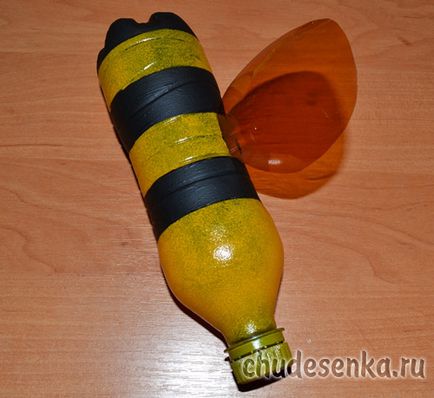 Bee de sticle de plastic - chudesenka - site pentru copii și părinți (hack) Bee de sticle de plastic - chudesenka - site pentru copii și părinți