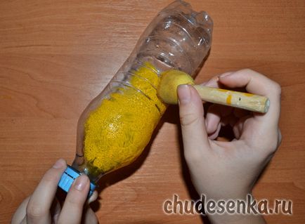 Bee de sticle de plastic - chudesenka - site pentru copii și părinți (plastic) Bee de sticle de plastic - chudesenka - site pentru copii și părinți