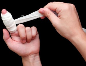 Primul ajutor pentru un deget tăiat ca o opri rapid sânge decât pentru a trata o tăietură adâncă