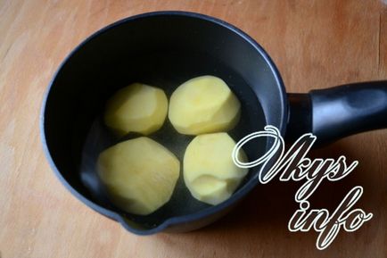 Plăcintă cu cartofi și ciuperci reteta cu o fotografie