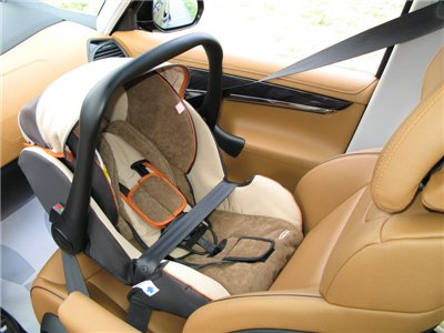 Reglementări pentru transportul copiilor în mașină începând cu 2017 - dacă scaunul necesar