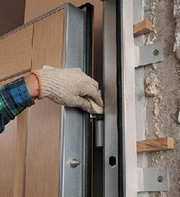 Reparație de uși din lemn tehnologie de restaurare usa de ghidare