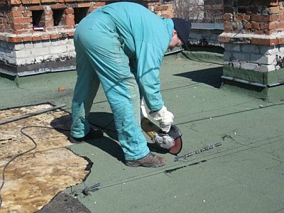 Repararea de acoperiș pentru acoperișuri grele moale, un cauciuc lichid, tehnologia