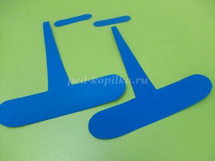 Avionul cu mâinile lor din carton (avion) Avionul cu mâinile lor din carton