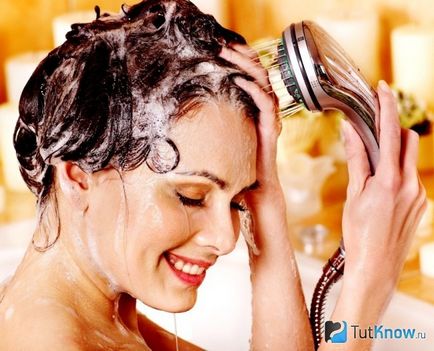 Se spală părul cu cauze henna, produse cosmetice și remedii populare