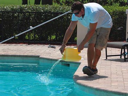 Apa din piscina avansat verde, care face recomandări practice