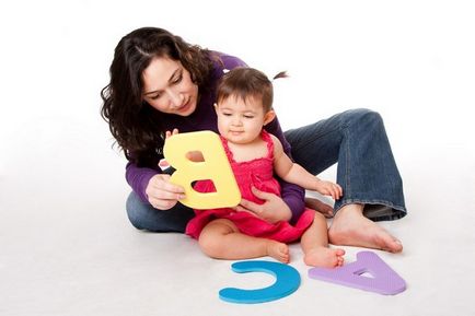 Cum să învețe copilul alfabetul în 10 jocuri de acasă pentru învățare ușoară