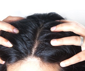 Cum sa faci masaj cap pentru a îmbunătăți creșterea părului