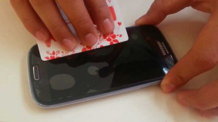În ceea ce pentru a lipi film de pe smartphone-ul fără bule (film) Cum de a lipi filmul de pe smartphone-ul fără bule