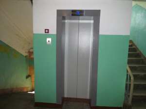 Plata pentru liftul într-o clădire de apartamente pe legea