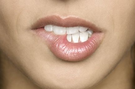 De ce buzele uscate provoacă uscarea și colțurile gurii