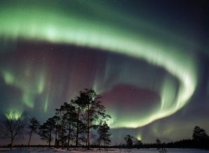 De ce există aurora boreala, natura misterioasă a lumii invizibile