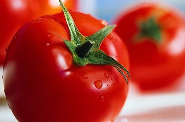 Tomatele sunt beneficiile si dauneaza de fructe roșii suculente
