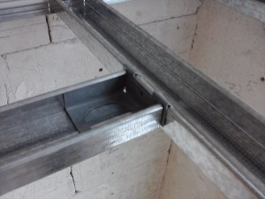 Profil pentru dimensiunile plăcilor de ipsos tavan și tipuri (gips-carton) Profil pentru dimensiunile plăcilor de ipsos tavan și tipuri