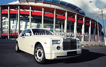 Inchiriere Rolls-Royce Phantom, închirieri Rolls Royce cu șofer la Moscova pentru o nunta