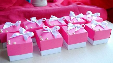 Nunta bomboane-box - un cadou pentru oaspeții cu propriile lor mâini