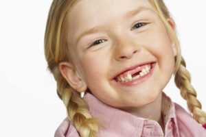 Scoaterea unui dinte copil într-un copil fără lacrimi - acasă și la dentist