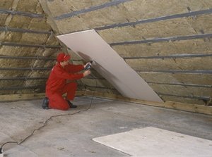 Izolarea termică a acoperișului mansardare cum ar fi cald în interiorul și cu atât mai bine video (izolație) Izolarea termică a acoperișului mansardare ca în interiorul cald și mai bun film