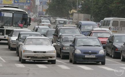 Rezidenții Bystrovka în pericol din cauza drumurilor bune și șoferi nesăbuite