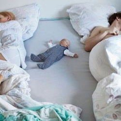 Ce ar trebui un somn nou-născut