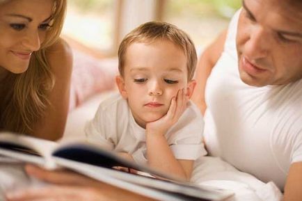 Secretul cum să învețe un copil să citească de silabe în cât mai repede acasă, familia și mama