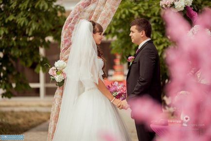 Nunta in fuchsia