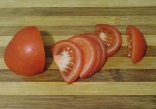 Dovlecei prăjiți cu usturoi și roșii