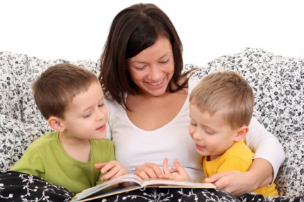 Ce și cum să le citească copiilor pe timp de noapte