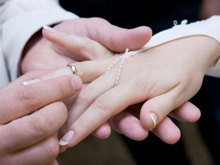 Barbatii purta un inel de nunta