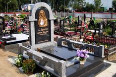 Cum de a decora morminte în cimitire